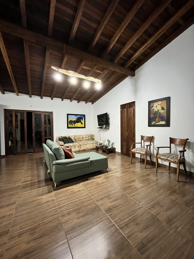 Image gallery image